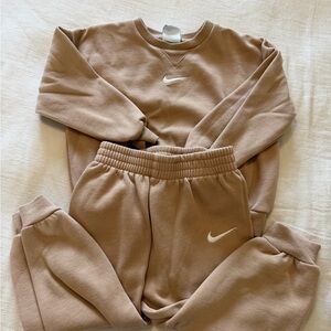 Nike Kids Beige/Tan Fleece Sweatshirt & Joggers Set